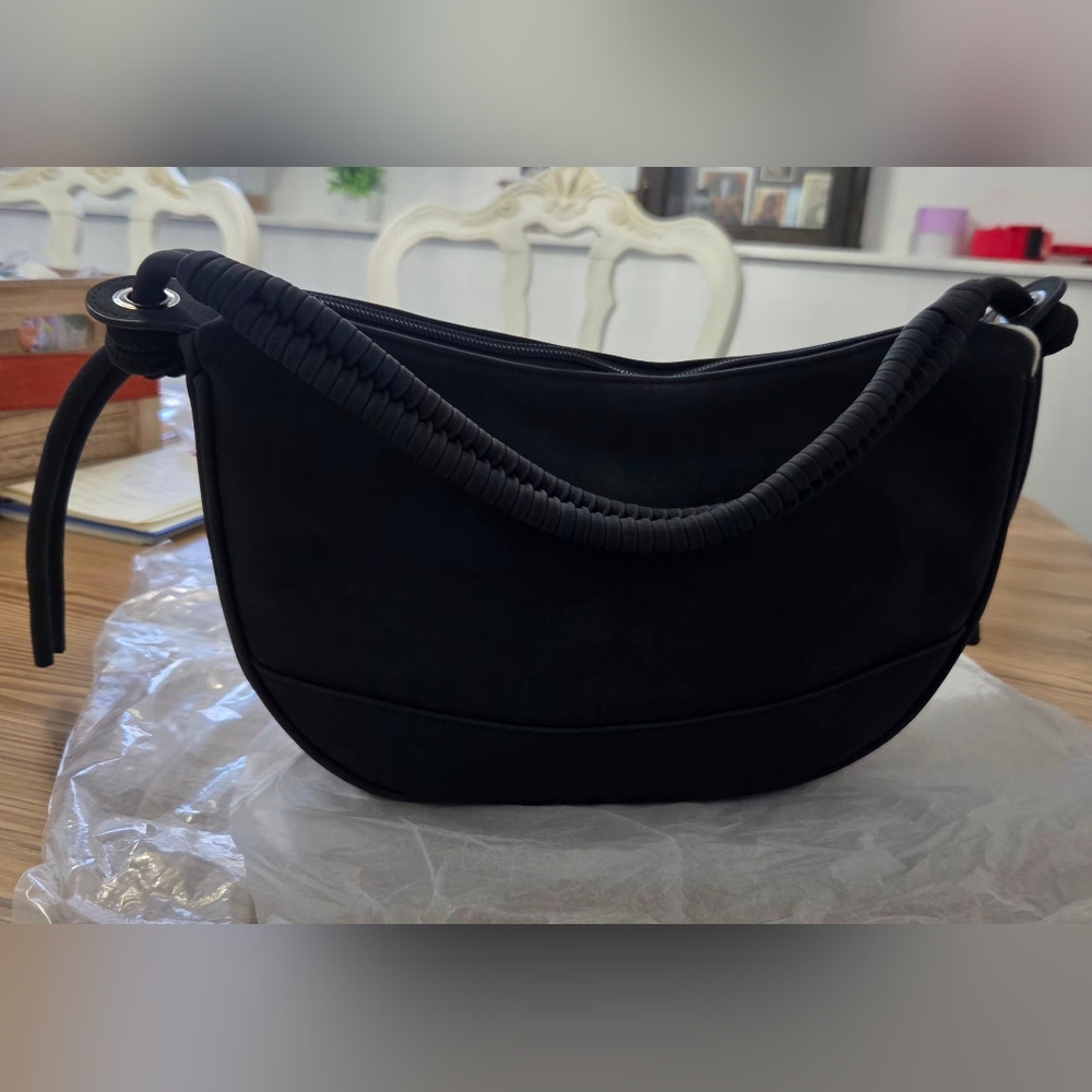 Cee Klein Sleek Blk Crescent Shoulder Bag with Wrapped/Braided Adjustable Strap - Picture 3 of 7